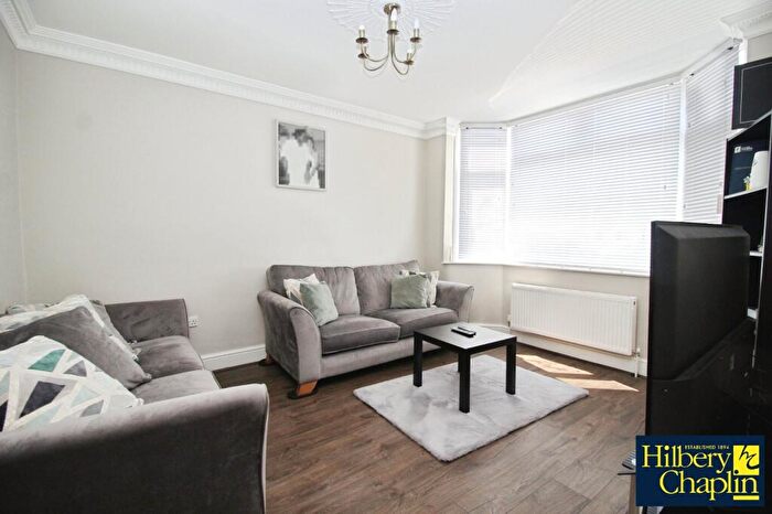 5 Bedroom Semi-Detached House For Sale In Rainsford Way, Hornchurch, RM12