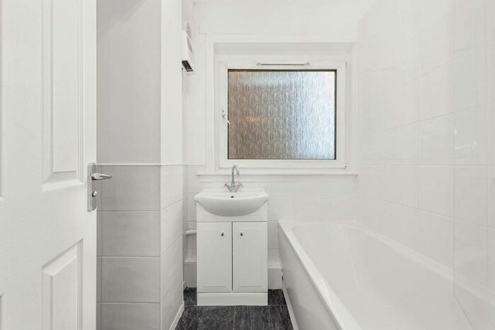 1 Bedroom Flat For Sale In Main Street, Stenhousemuir, FK5