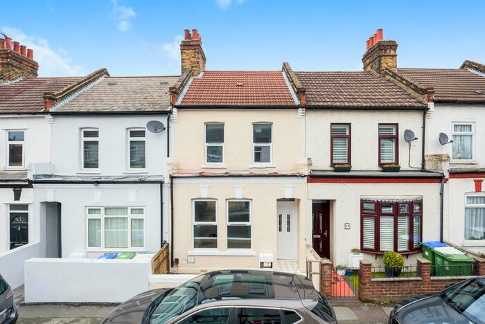 4 Bedroom Terraced House To Rent In Northumberland Park, Erith, DA8