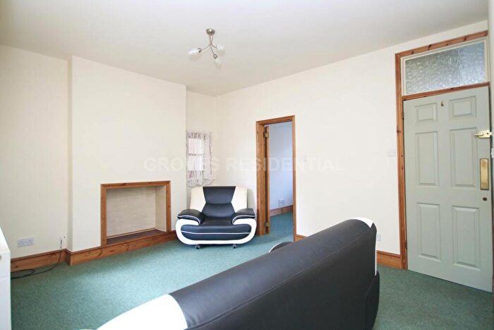1 Bedroom Flat To Rent In Kings Road, Kingston Upon Thames, KT2