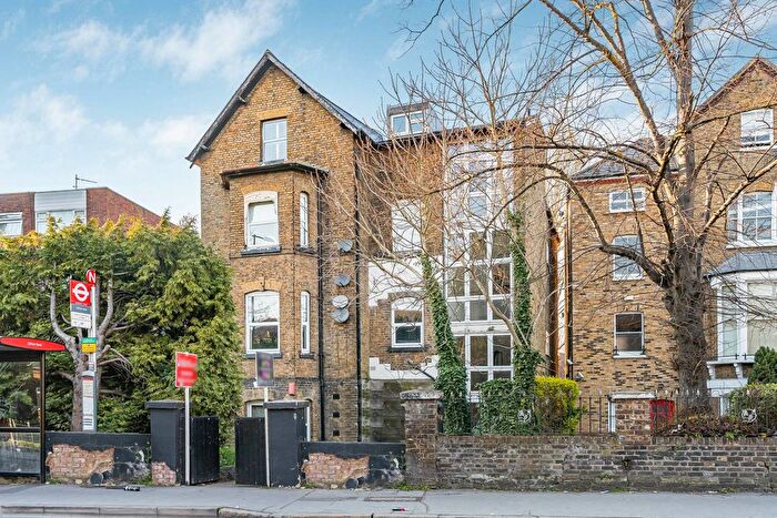2 Bedroom Flat For Sale In Selhurst Road, London, SE25