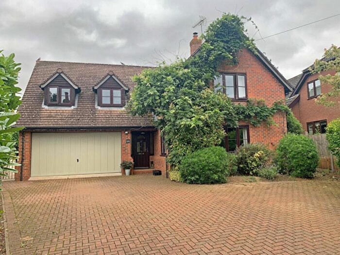 4 Bedroom Detached House For Sale In Jacques Lane, Clophill, Bedfordshire, MK45