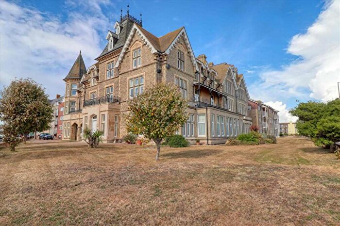 2 Bedroom Apartment For Sale In The Towers, Clacton On Sea, CO15