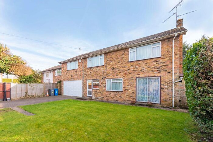 5 Bedroom Detached House For Sale In The Points, Maidenhead, SL6