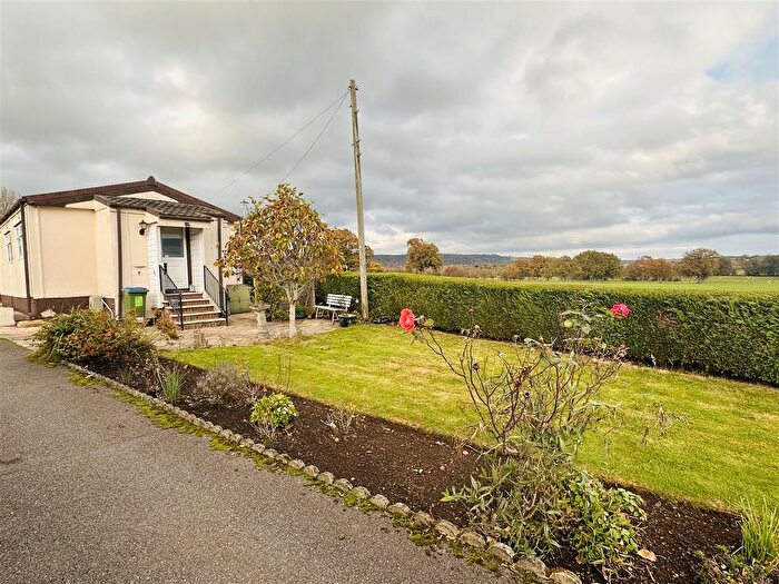 2 Bedroom Park Home For Sale In Wickens Meadow, Rye Lane, Dunton Green, TN14