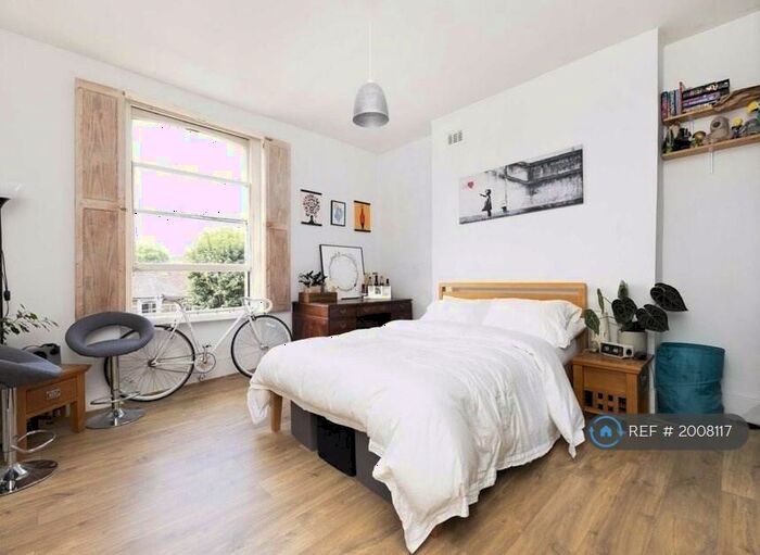 2 Bedroom Flat To Rent In Amhurst Road, London, E8