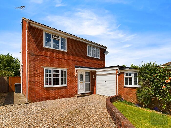 4 Bedroom Detached House For Sale In Stanton Close, Trowbridge, BA14