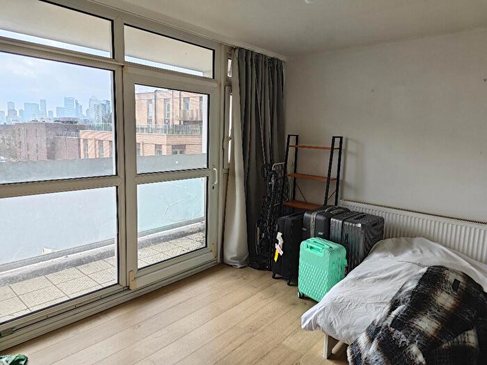 2 Bedroom Flat To Rent In Dorrington Point, Bromley High Street, London, , [Ref: Bp], E3