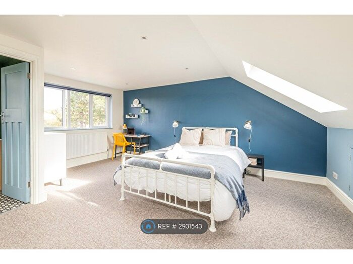 4 Bedroom Semi-Detached House To Rent In Hardenhuish Road, Bristol, BS4