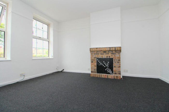 2 Bedroom End Of Terrace House To Rent In Charlton Park Lane, Charlton, SE7