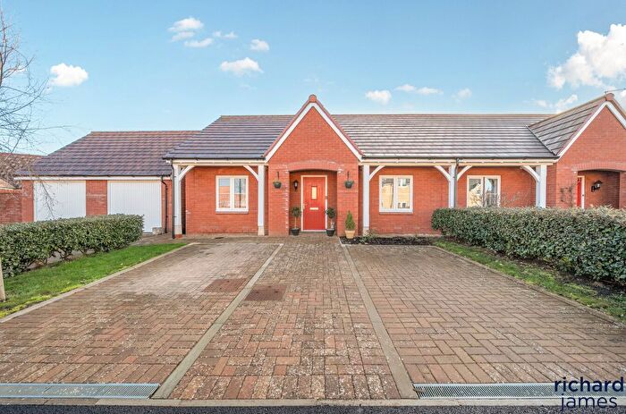 2 Bedroom Semi Detached Bungalow For Sale In Jeffrey Close, Tadpole Garden Village, Swindon, SN25