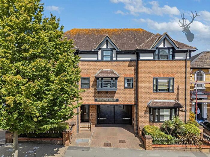 1 Bedroom Apartment To Rent In Queens Road, Buckhurst Hill, IG9