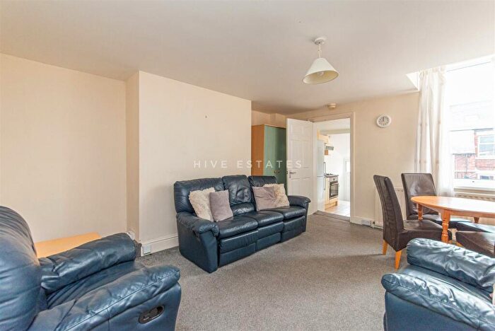 5 Bedroom Maisonette To Rent In Doncaster Road, Sandyford, Newcastle Upon Tyne, NE2