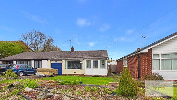 3 Bedroom Semi-Detached Bungalow For Sale In Knowl View, Tottington, Bury, BL8