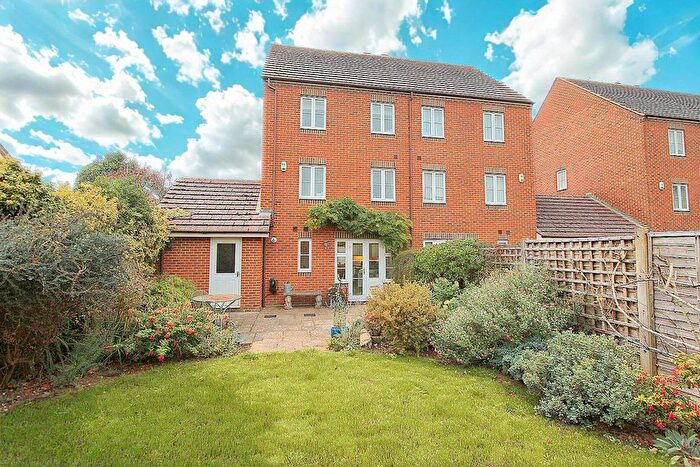 3 Bedroom Semi Detached House For Sale In Kenny Drive, Carshalton Beeches, SM5