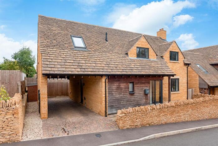 3 Bedroom Detached House For Sale In Lavender Drive, Chipping Campden, GL55