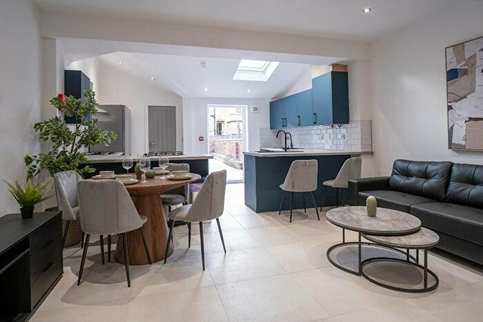 2 Bedroom Semi-Detached House To Rent In Avondale Street, Lincoln, LN2