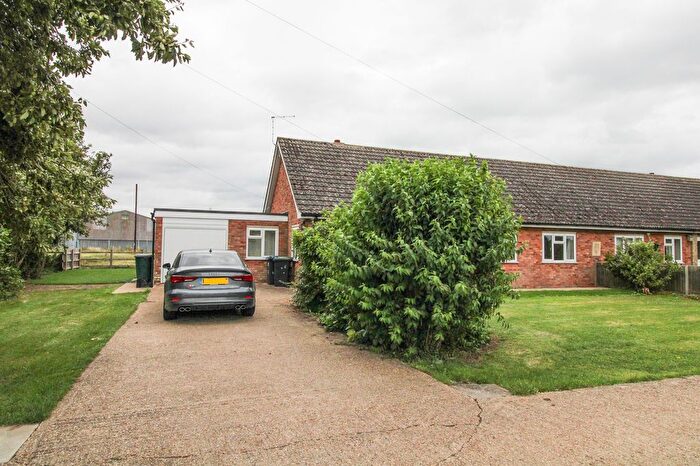 3 Bedroom Semi-Detached Bungalow To Rent In Ely Road, Little Thetford, CB6