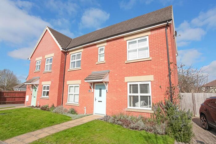3 Bedroom Detached House To Rent In Hamilton Close, Bicester, OX26
