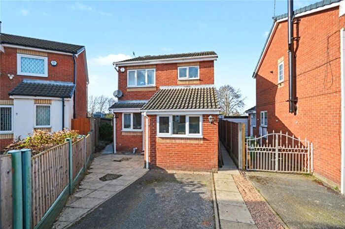 3 Bedroom Detached House For Sale In Leasowe Gardens, Leeds, West Yorkshire, LS10