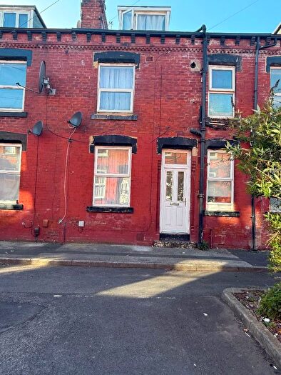 2 Bedroom Terraced House For Sale In Edgware Street, Leeds, LS8