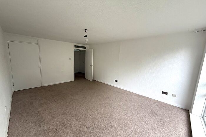 2 Bedroom Flat To Rent In Harboro Road, Sale, M33