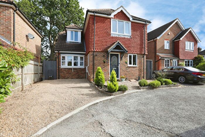 3 Bedroom Detached House For Sale In Foxholes, Horsham, RH12