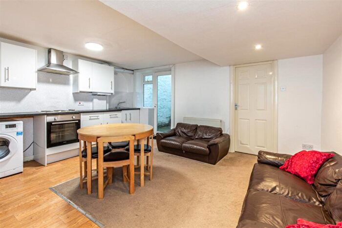 2 Bedroom Flat To Rent In Bedford Square, Brighton, BN1