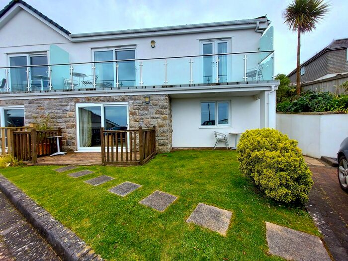 3 Bedroom Flat To Rent In Valley Road, Carbis Bay, St. Ives, TR26