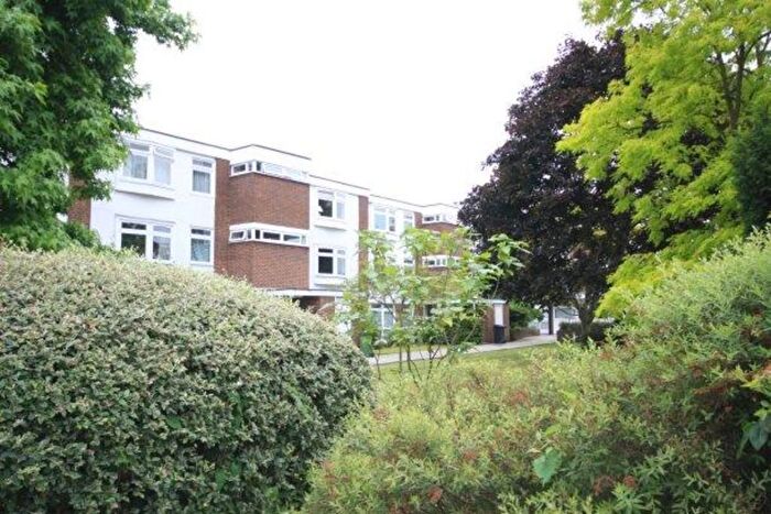 2 Bedroom Flat To Rent In Sweyn Place, London, SE3