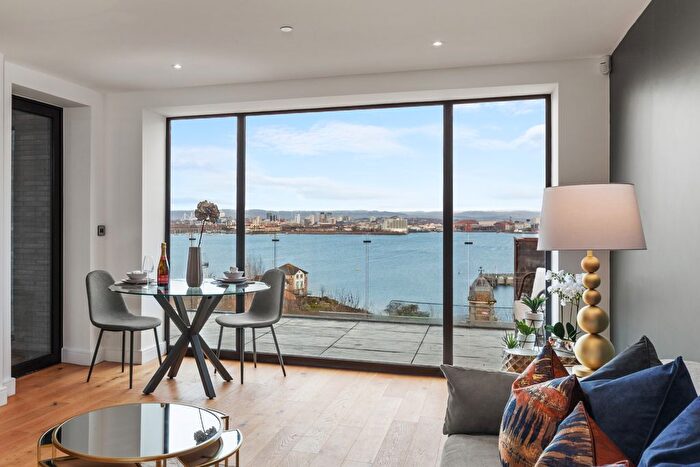2 Bedroom Flat To Rent In La Pointe, Sainte Adresse, CF64
