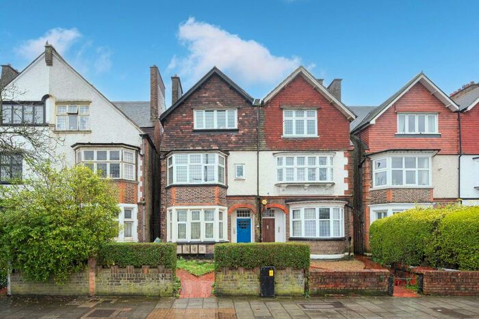 2 Bedroom Flat For Sale In Drewstead Road, Streatham Hill, London, SW16