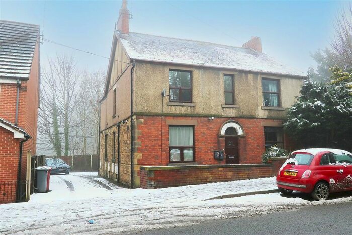 2 Bedroom Flat To Rent In Chesterfield Road, Dronfield, Sheffield, S18