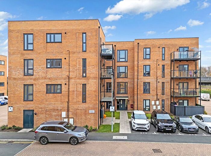 2 Bedroom Flat For Sale In Lance Street, Rainham, RM13