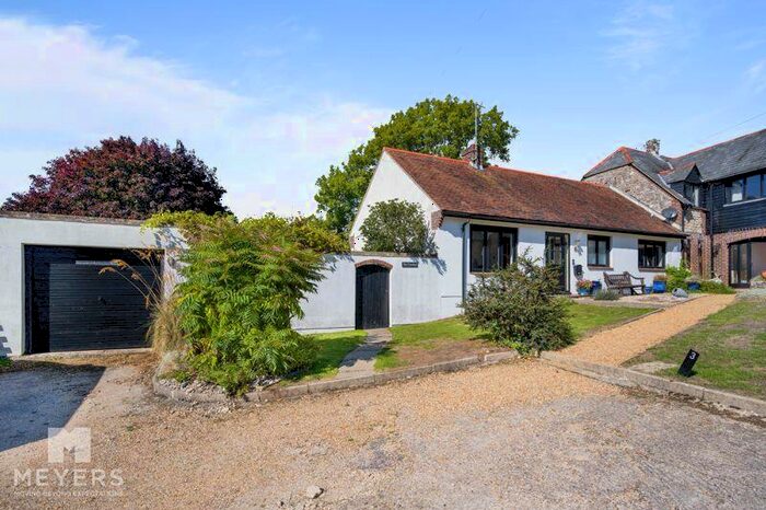 2 Bedroom Bungalow For Sale In Farm Lane, West Lulworth, BH20