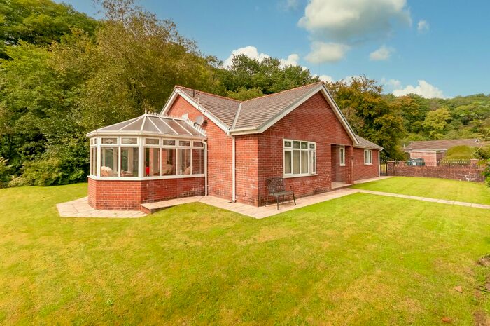 3 Bedroom Detached Bungalow For Sale In Heol Giedd, Cwmgiedd, Ystradgynlais, Swansea, West Glamorgan, SA9