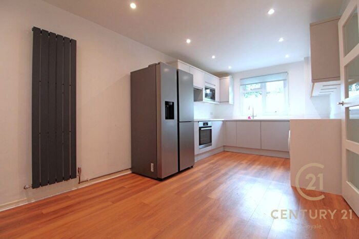 3 Bedroom Terraced House To Rent In Wimborne Close, Worcester Park, KT4