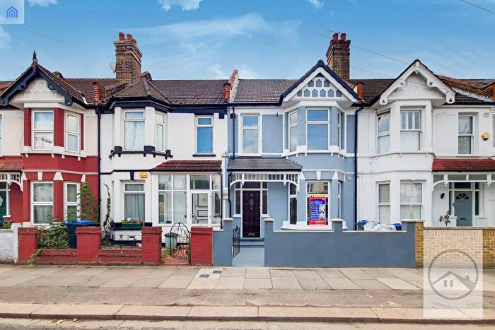 3 Bedroom Terraced House To Rent In Links Road, London, SW17