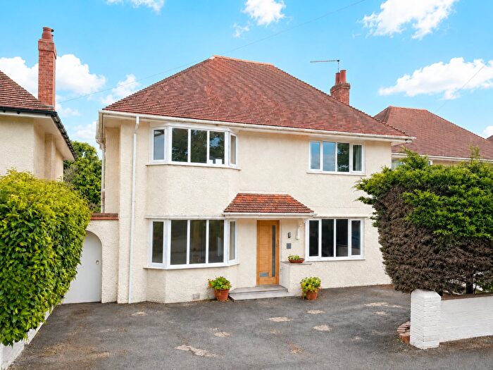 3 Bedroom Detached House For Sale In Alverton Avenue, Poole, BH15