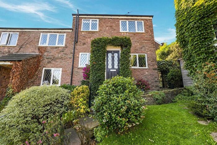 3 Bedroom Town House For Sale In High Street, Bollington, SK10