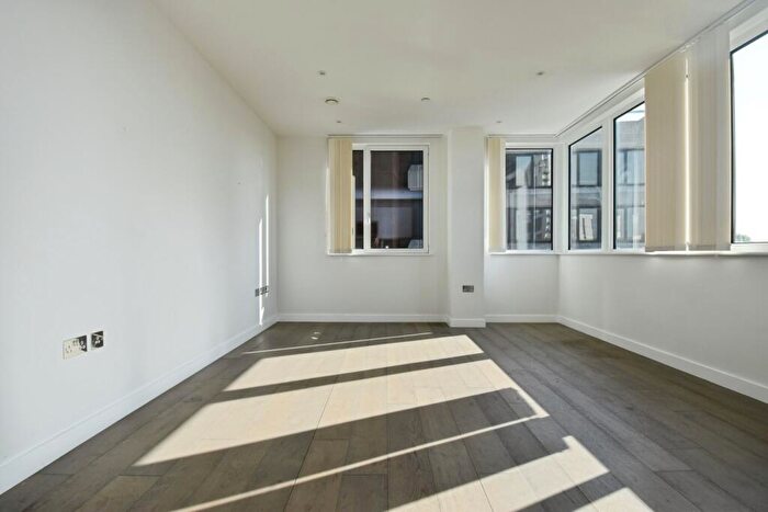 2 Bedroom Flat To Rent In High Street Bromley, BR1