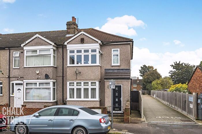 3 Bedroom Terraced House To Rent In Brooklands Road, Romford, RM7