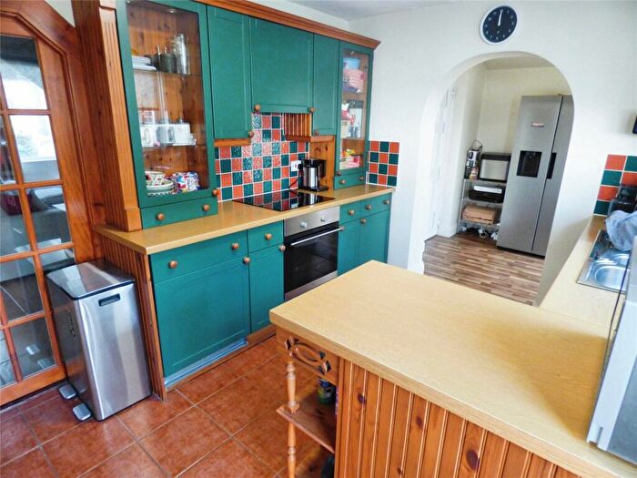 2 Bedroom Semi-Detached House For Sale In Medlar Close, Hedge End, Southampton, SO30