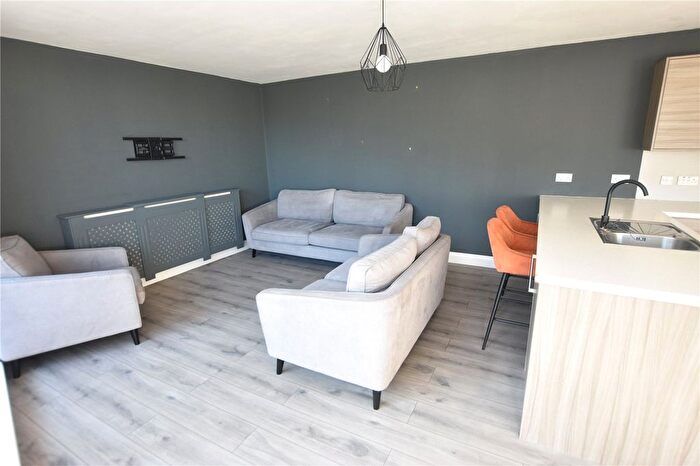 2 Bedroom Flat To Rent In Lion Green Road, Coulsdon, CR5