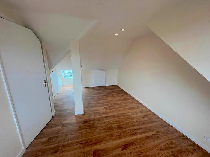 6 Bedroom Semi-Detached House To Rent In The Drive, Isleworth, TW7