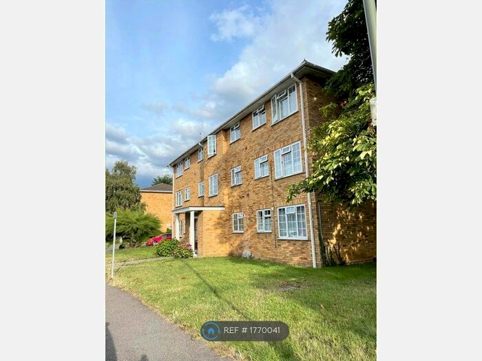3 Bedroom Flat To Rent In Waters Drive, Staines-Upon-Thames, TW18