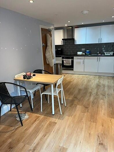 Flat To Rent In Bishops Place, Sutton, SM1
