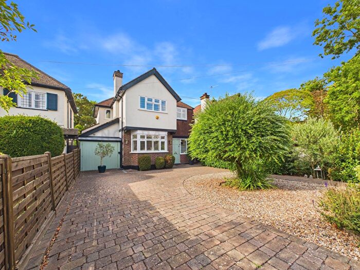 4 Bedroom Detached House To Rent In Bury Avenue, Ruislip, HA4