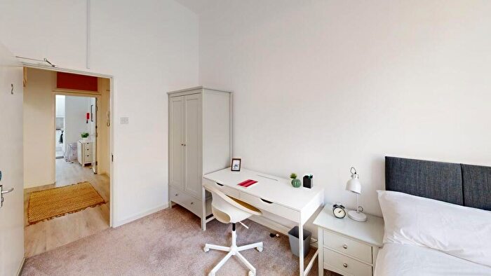 3 Bedroom Flat To Rent In /, Park Street, BS1