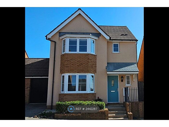 3 Bedroom Detached House To Rent In Shorelark Way, Cornwall, EX23